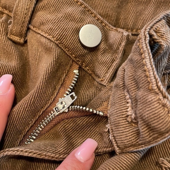 SHEIN FIGURE AND SLOGAN GRAPHIC RIPPED JEANS SIZE M - Picture 7 of 17